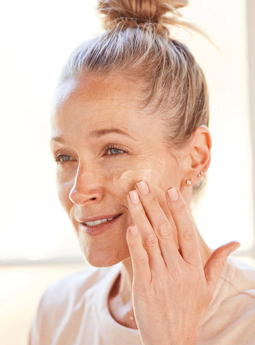 ESSENTIALS  Hydrating Gel Cream